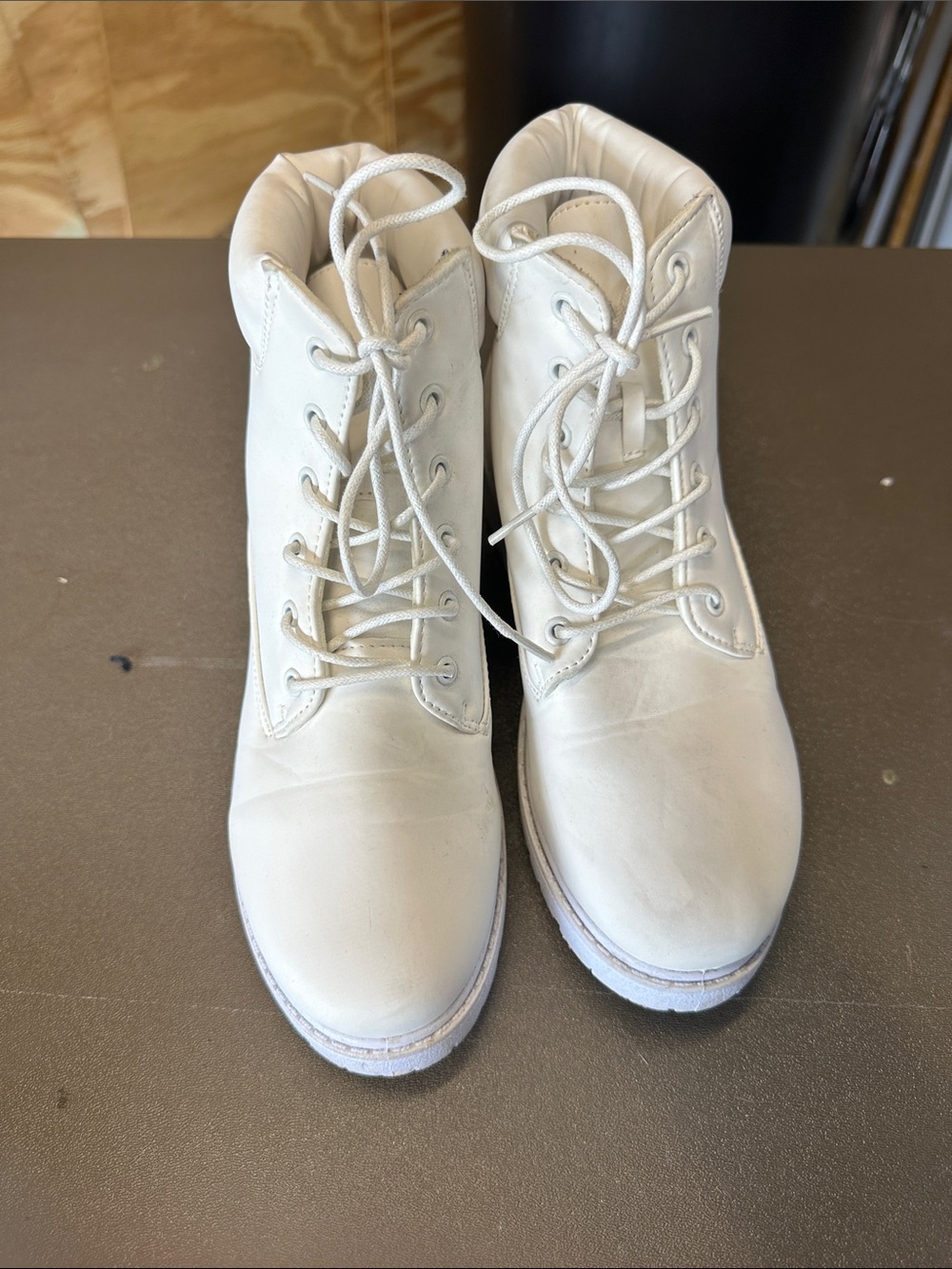 Rouge Women's White Lace-Up Ankle Boots - Classic Casual Style